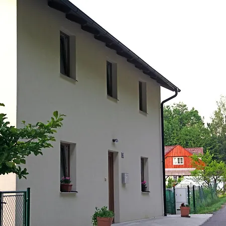 Ubytováni V údolí Appartamento *
